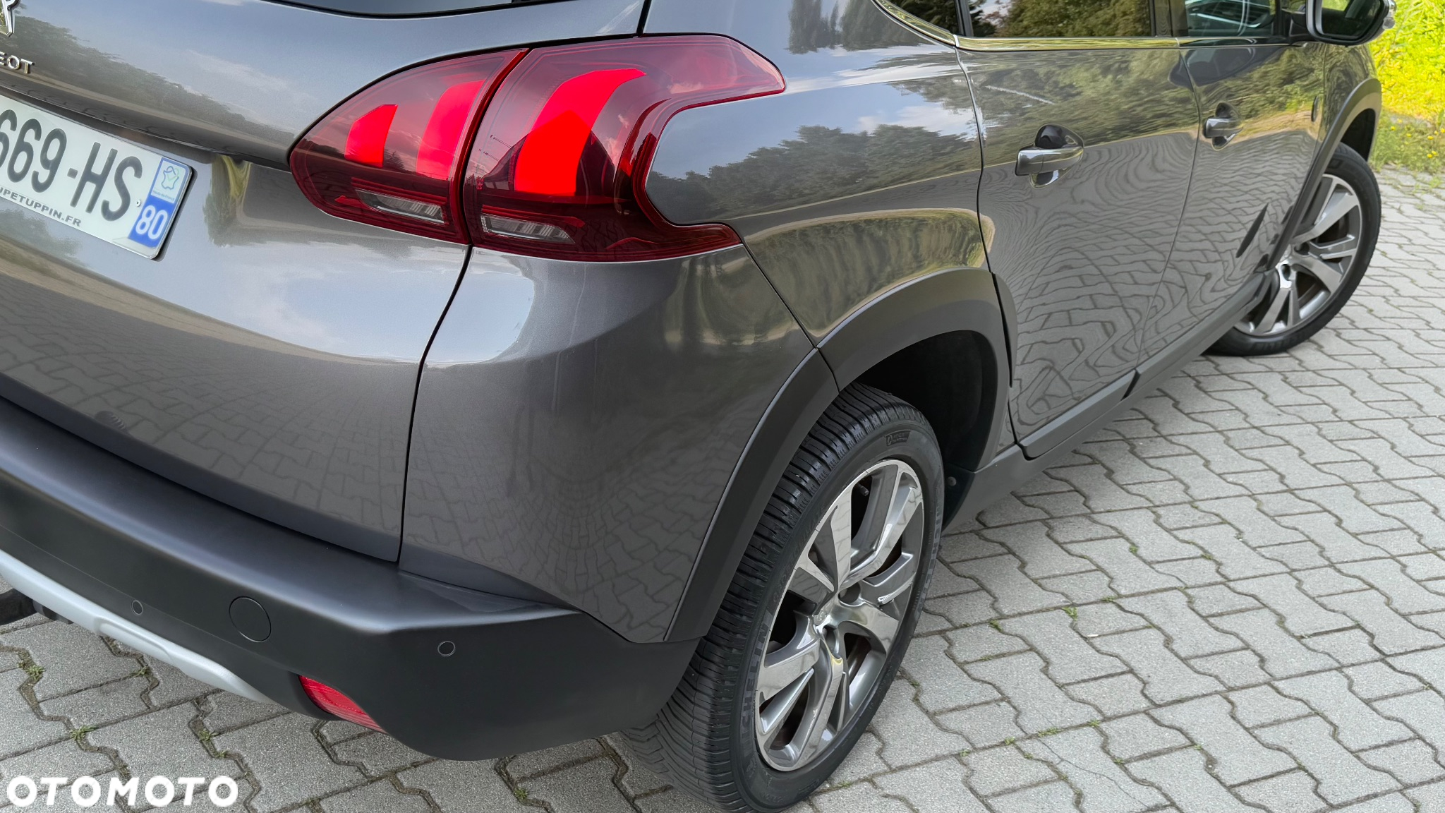 Peugeot 2008 1.6 BlueHDi Allure S&S - 17