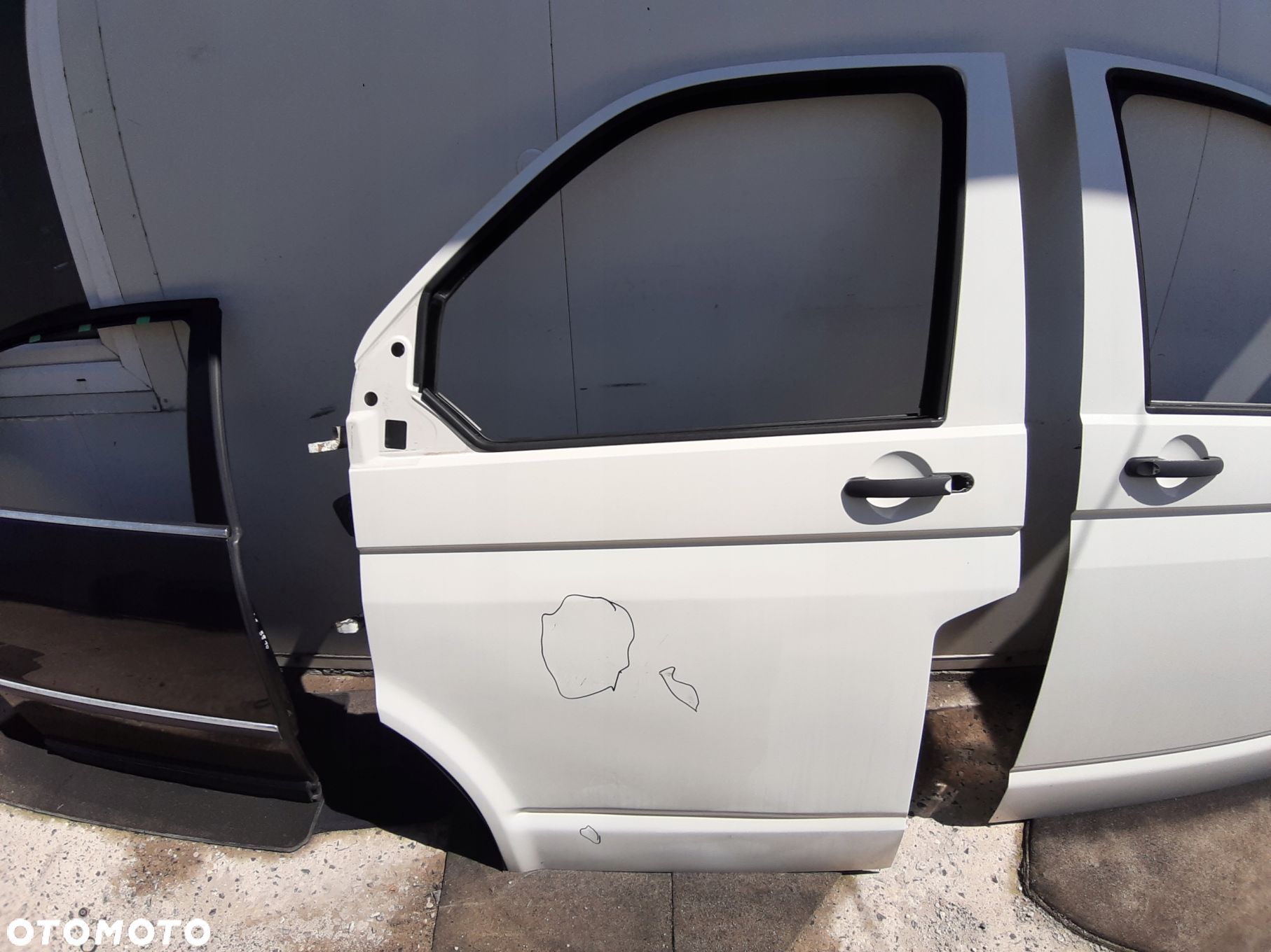 VW T5 TRANSPORTER DRZWI LEWE PRZEDNIE R902 - 1