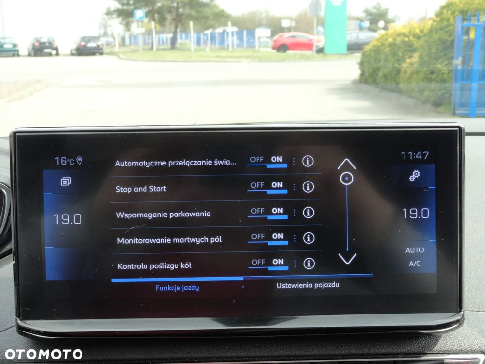 Peugeot 3008 BlueHDi 130 Stop & Start EAT8 Allure - 17