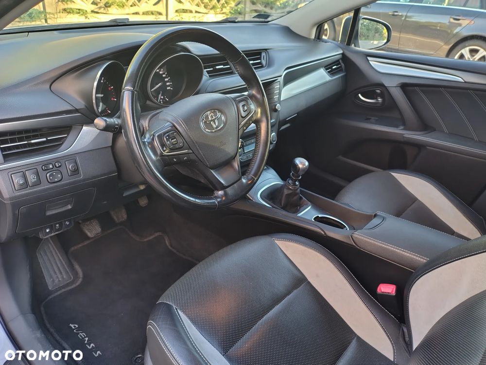 Toyota Avensis 2.0 D-4D Premium - 5