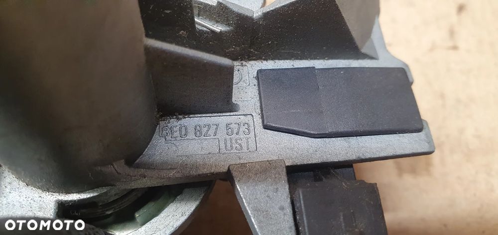 Wkładka zamka klapy bagażnika Audi A6 C6 8E0827573 - 5