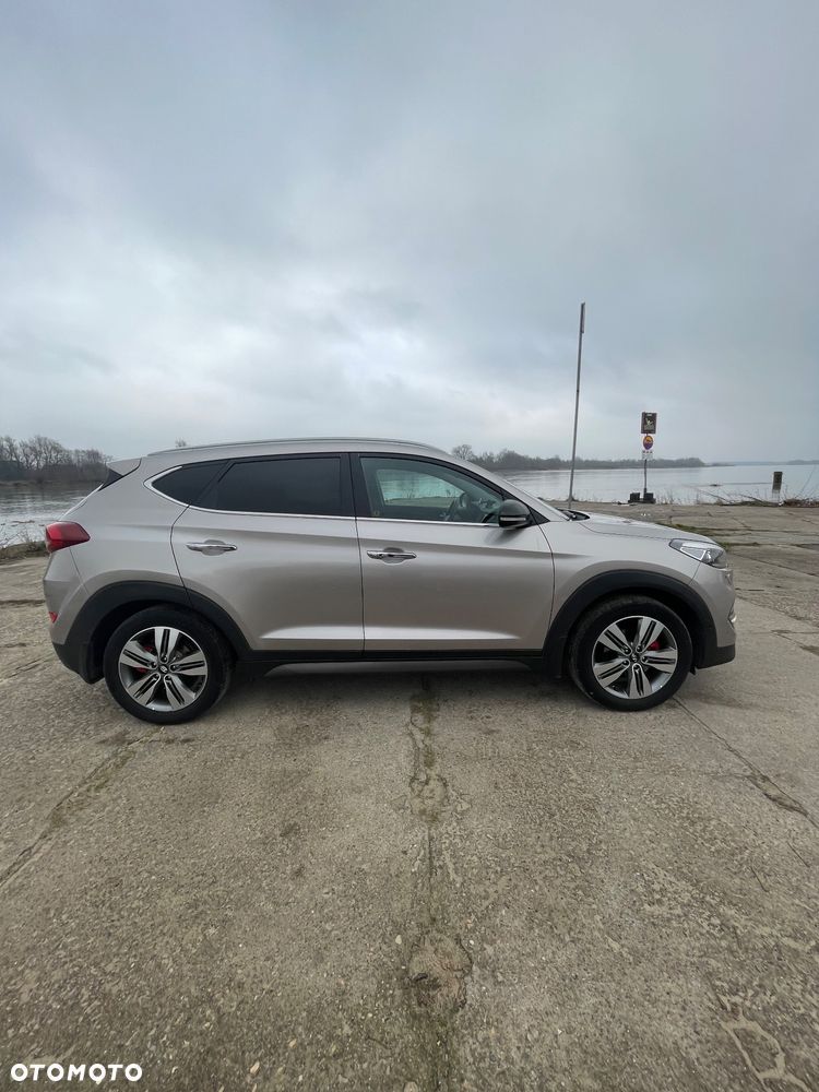 Hyundai Tucson 2.0 CRDI 4WD Automatik Premium - 6