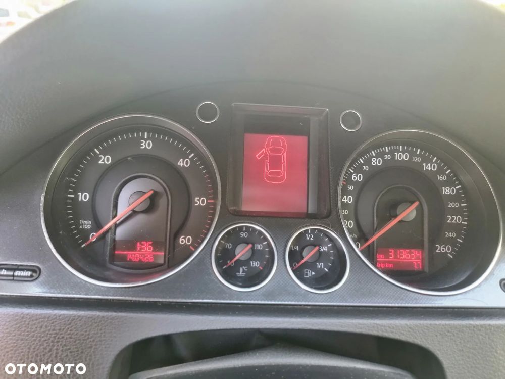 Volkswagen Passat - 13