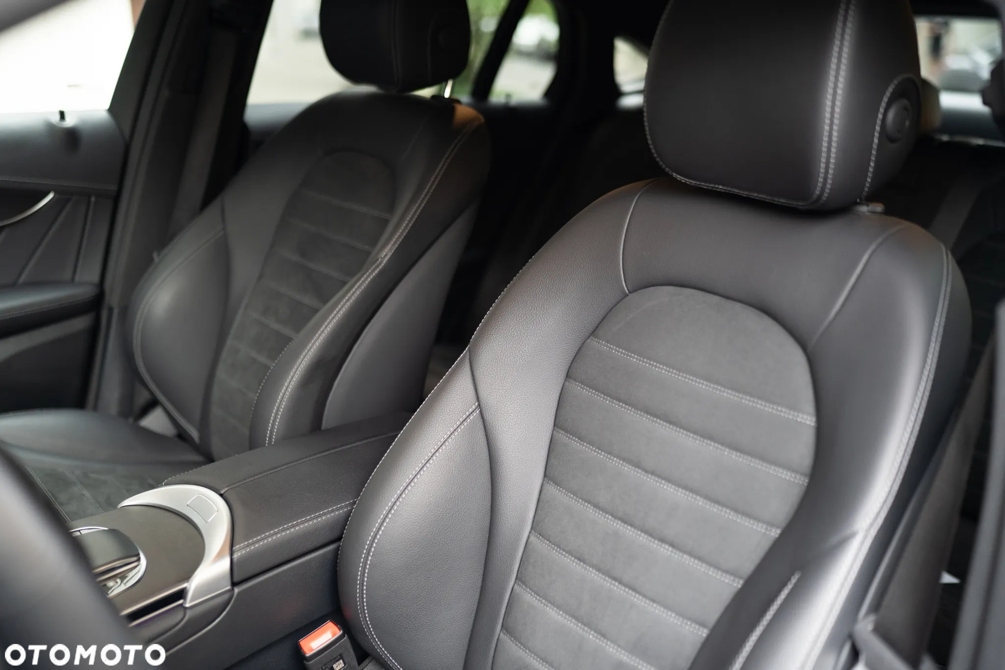 Mercedes-Benz GLC Coupe 300 e 4-Matic Business Edition - 20