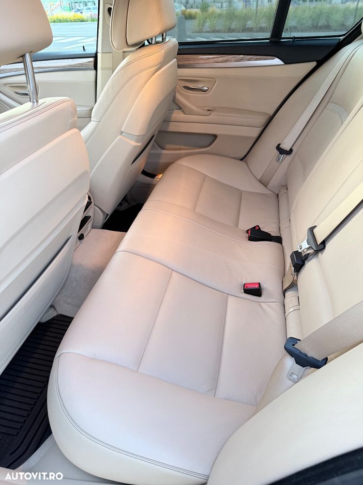 BMW Seria 5 530d xDrive AT - 37
