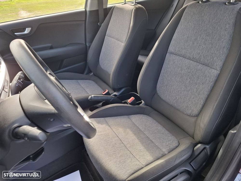 Kia Stonic 1.0 T-GDI Urban - 19