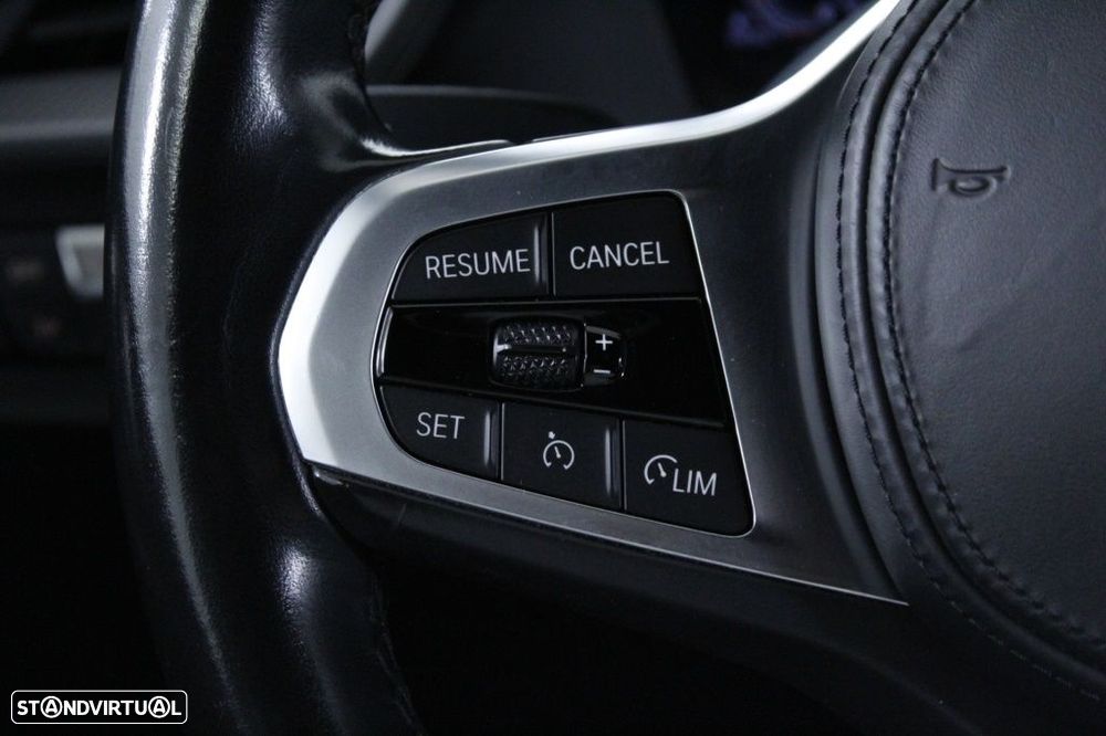 BMW 116 d Pack Desportivo M Auto - 24