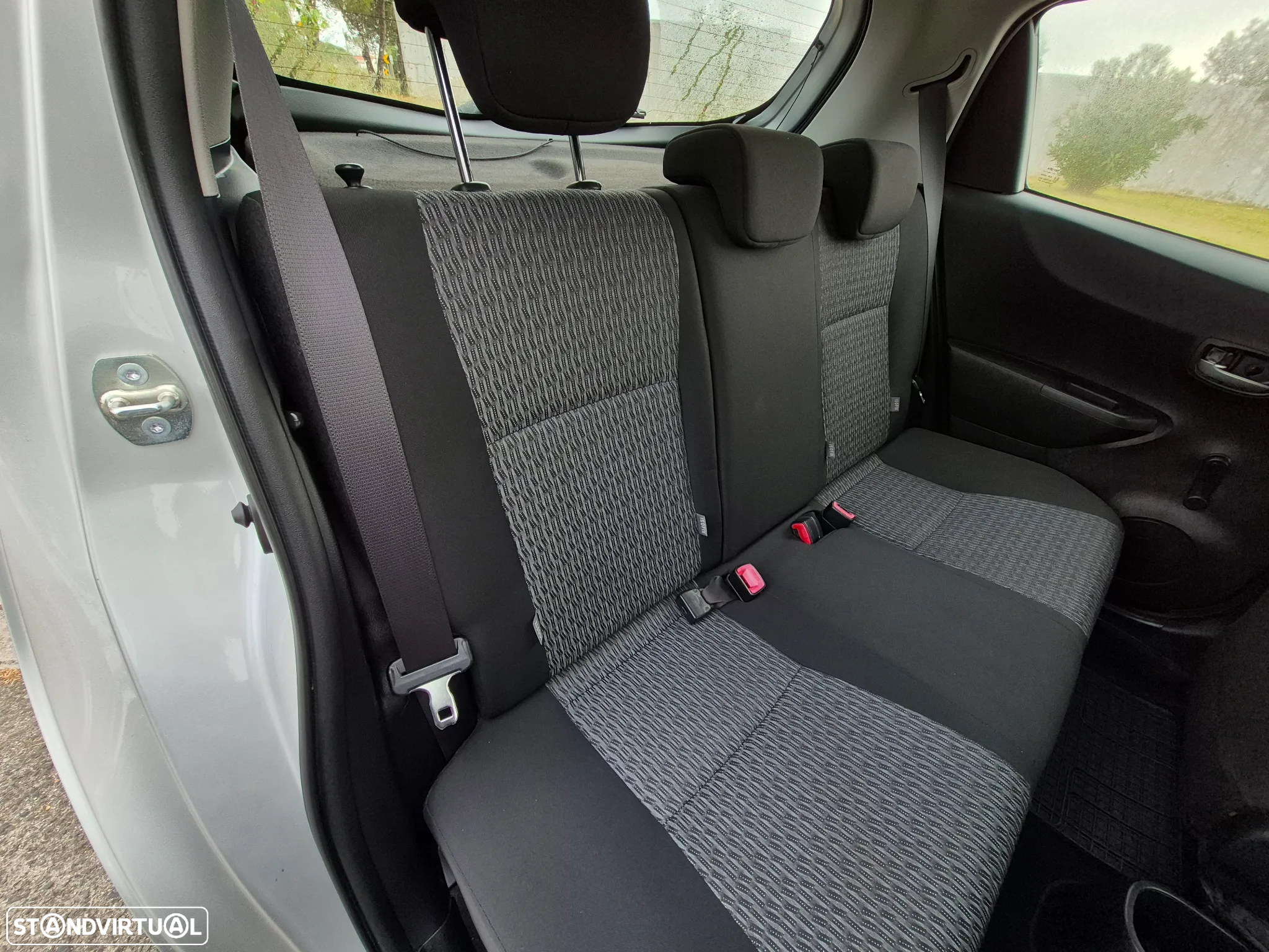 Toyota Yaris 1.33 VVT-i Comfort CVT+P.Style - 22