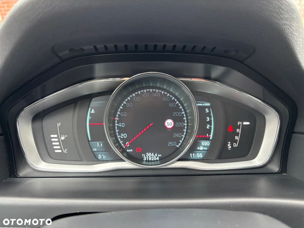 Volvo V70 D4 Geartronic Momentum - 27