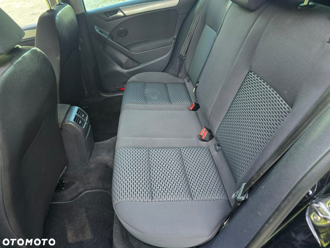 Volkswagen Golf - 26