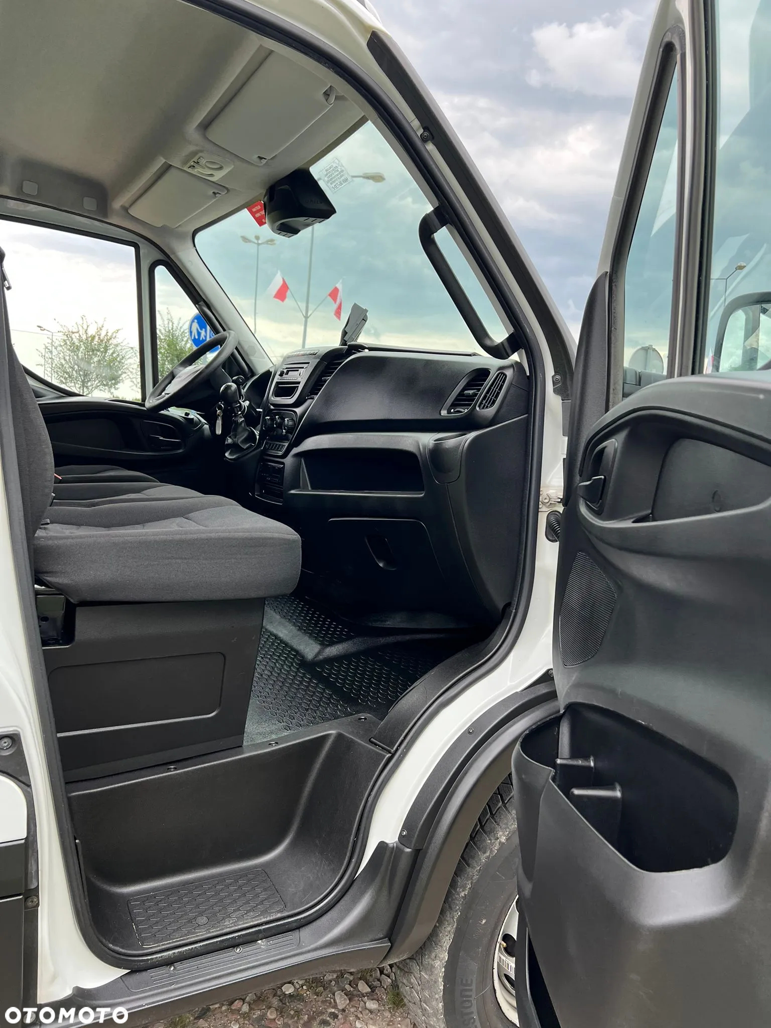 Iveco Kontener+Winda 70c18 - 12