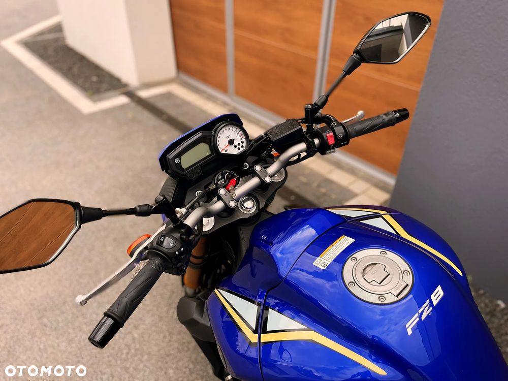 Yamaha FZ8 - 7