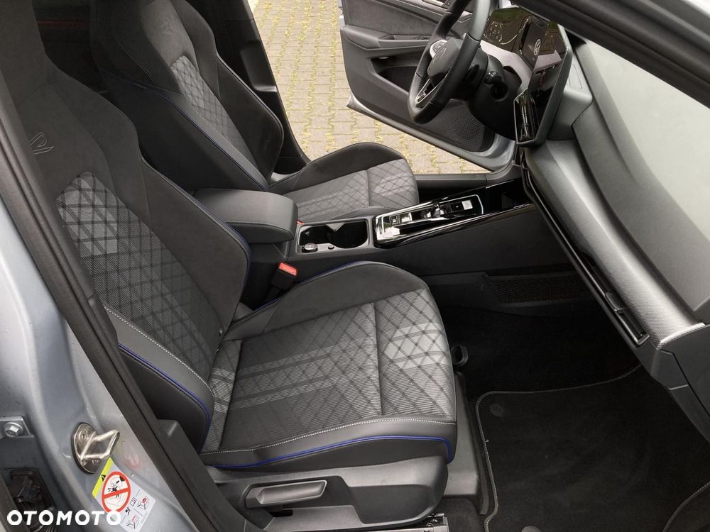 Volkswagen Golf VIII 1.5 eTSI mHEV R-Line DSG - 5