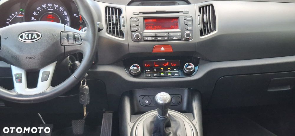 Kia Sportage 2.0 CVVT 2WD Attract - 12
