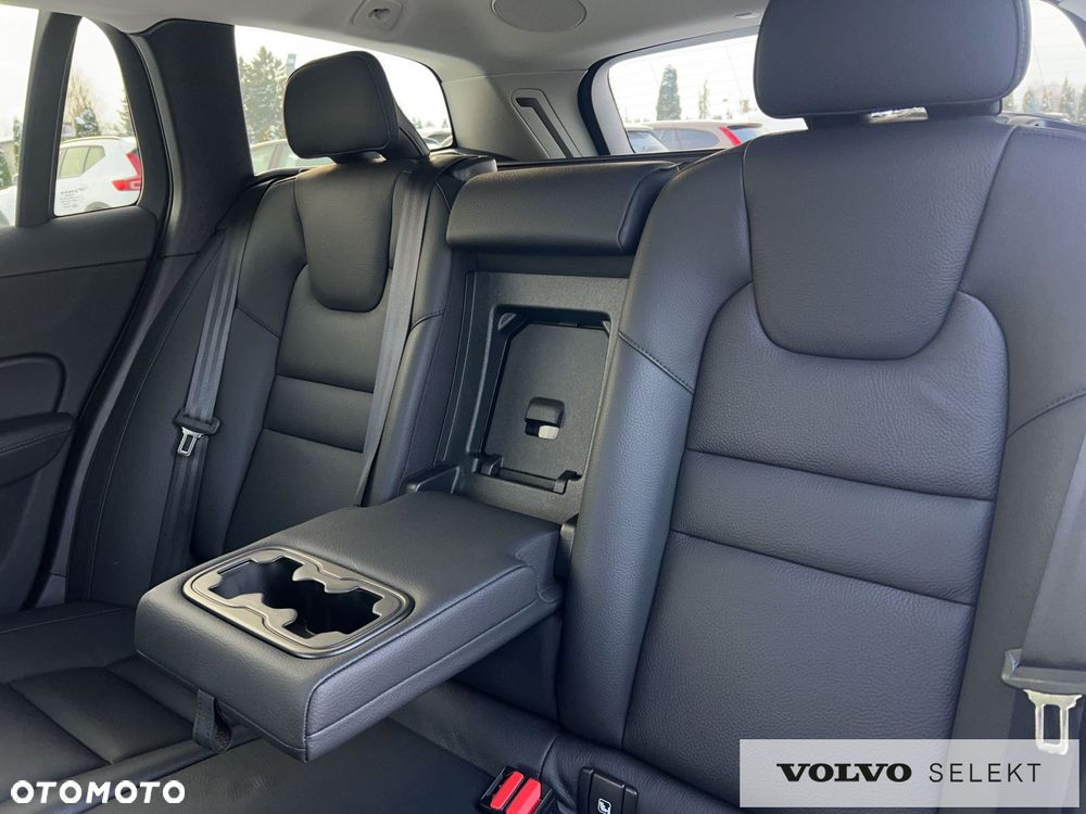 Volvo V60 B4 B Plus Dark - 11