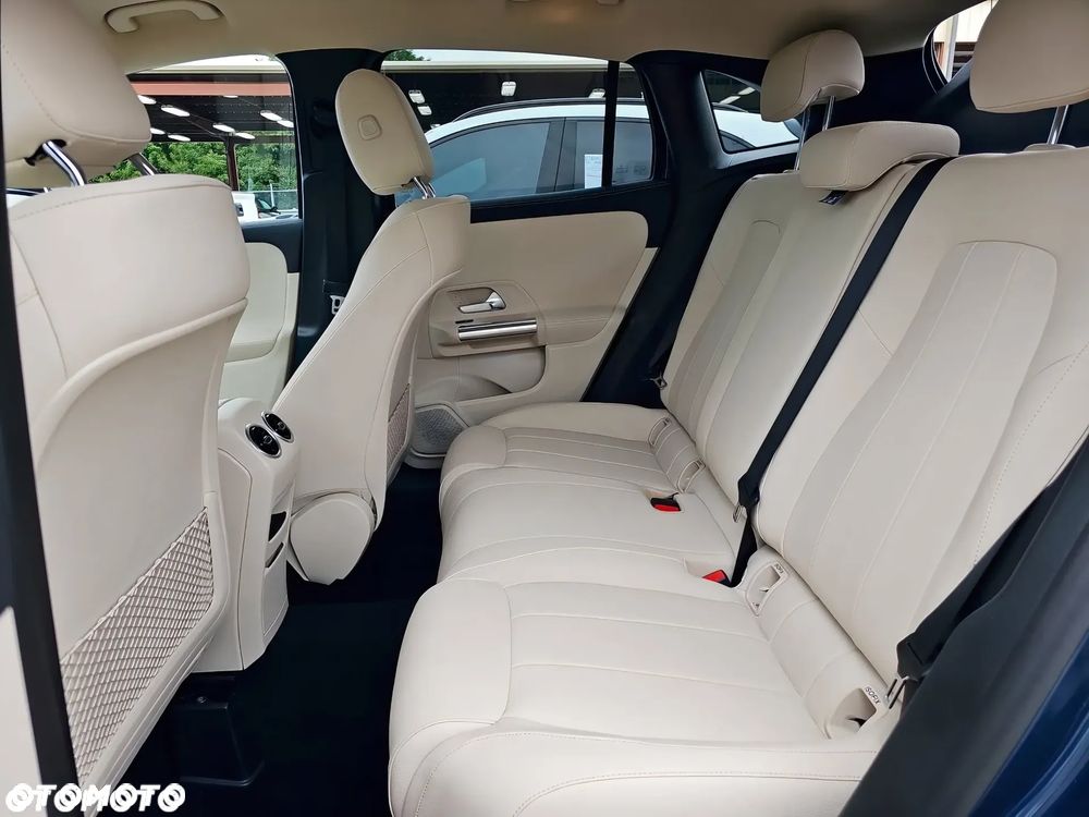 Mercedes-Benz GLA 250 4-Matic - 8