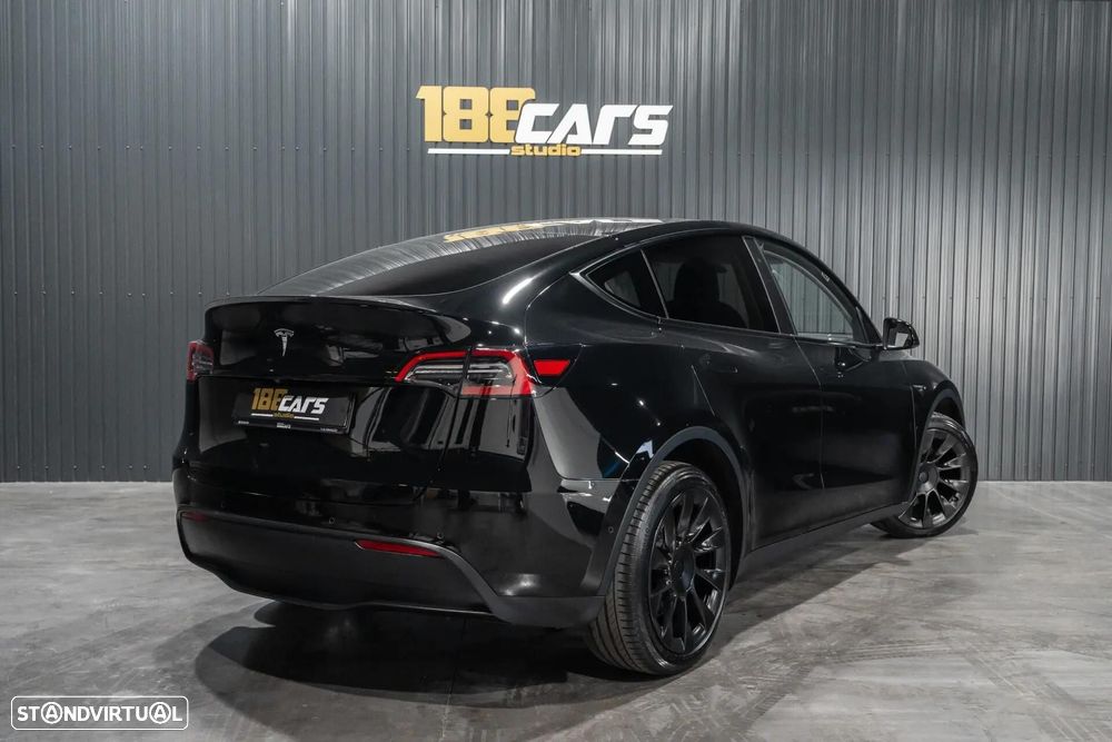 Tesla Model Y Long Range Dual Motor AWD - 42