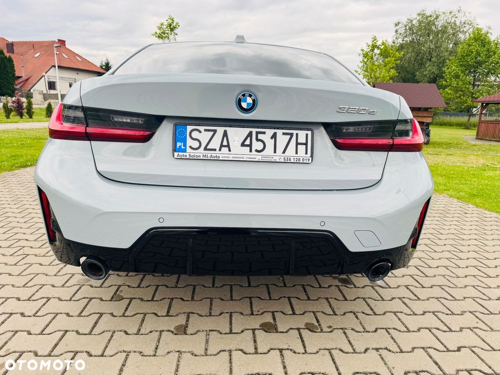 BMW Seria 3 320e PHEV M Sport - 8