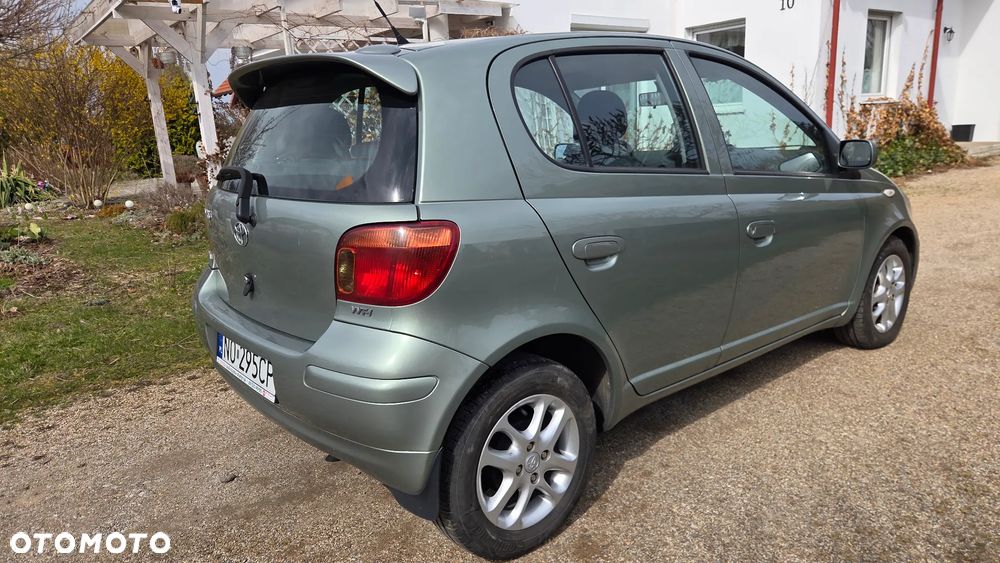 Toyota Yaris - 4