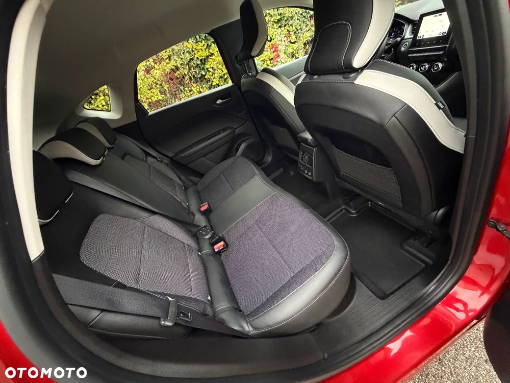 Renault Captur 1.3 TCe mHEV Techno EDC - 32