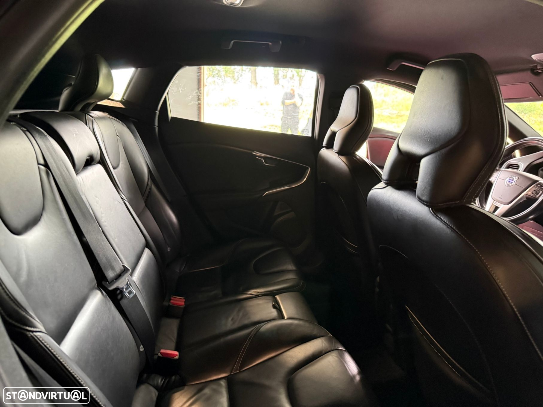Volvo V40 1.6 D2 R-Design - 24