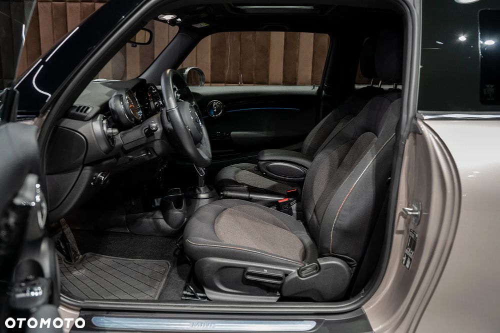 MINI Cooper Classic Trim - 16