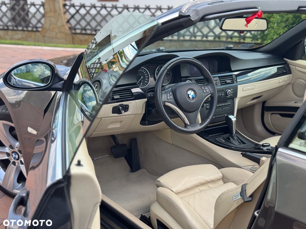 BMW Seria 3 320i Cabrio - 17