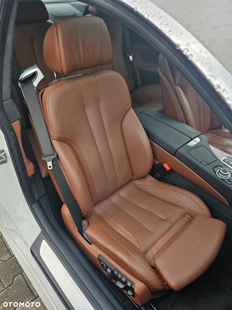 BMW Seria 6 650i xDrive - 30
