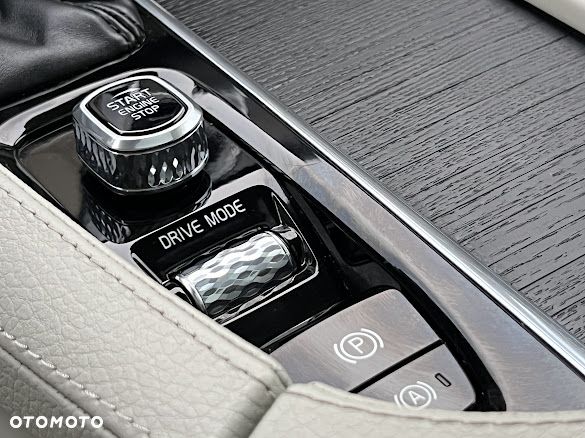 Volvo XC 90 T5 AWD Geartronic Momentum Pro - 13
