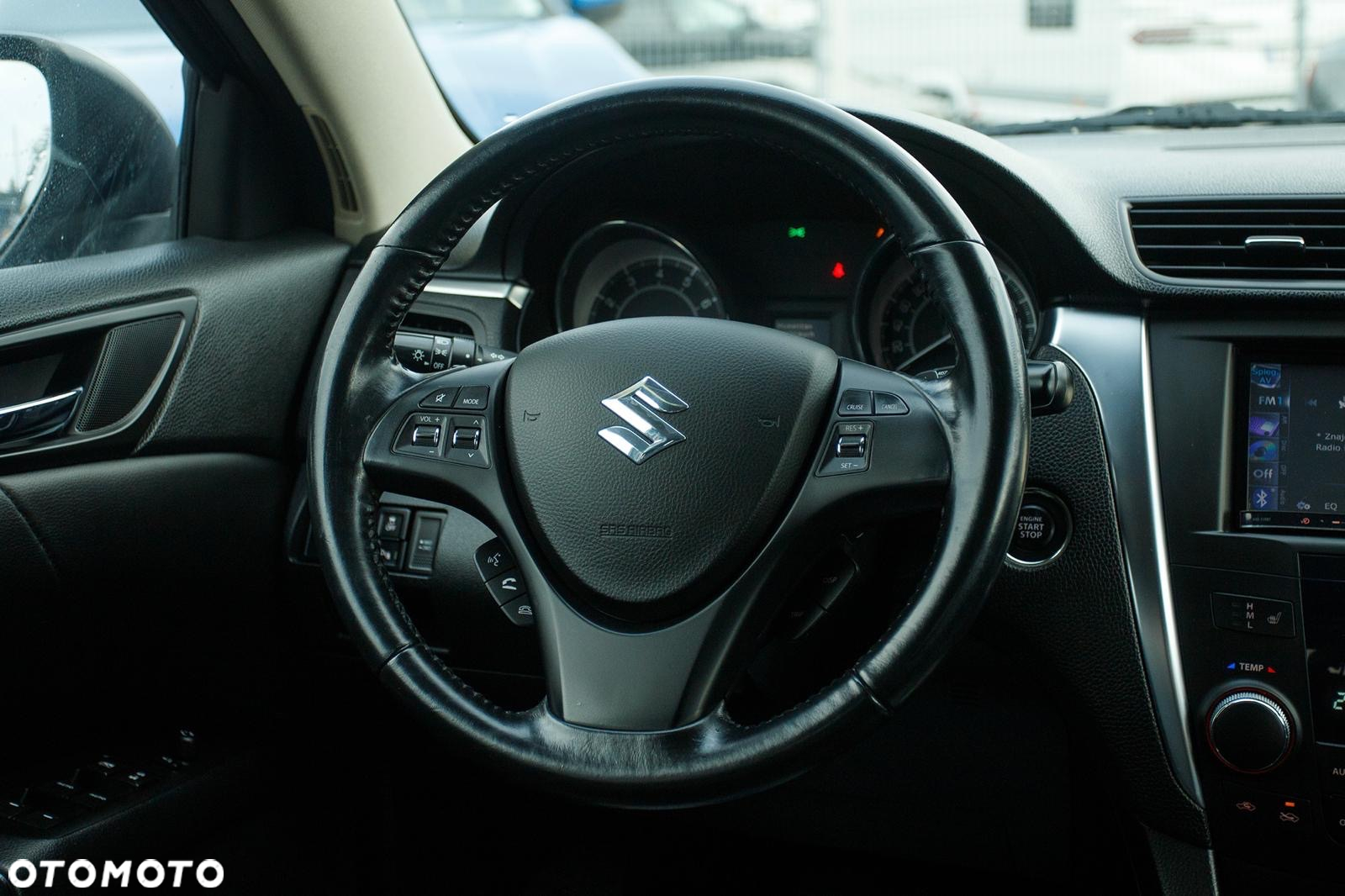 Suzuki Kizashi 2.4 Sport 4WD CVT - 23