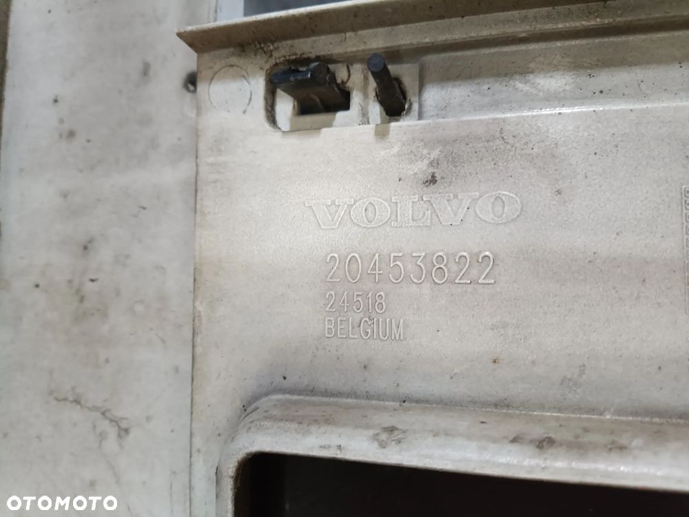Atrapa Grill Volvo Fh Kompletna Chińczyk Oryginał - 3