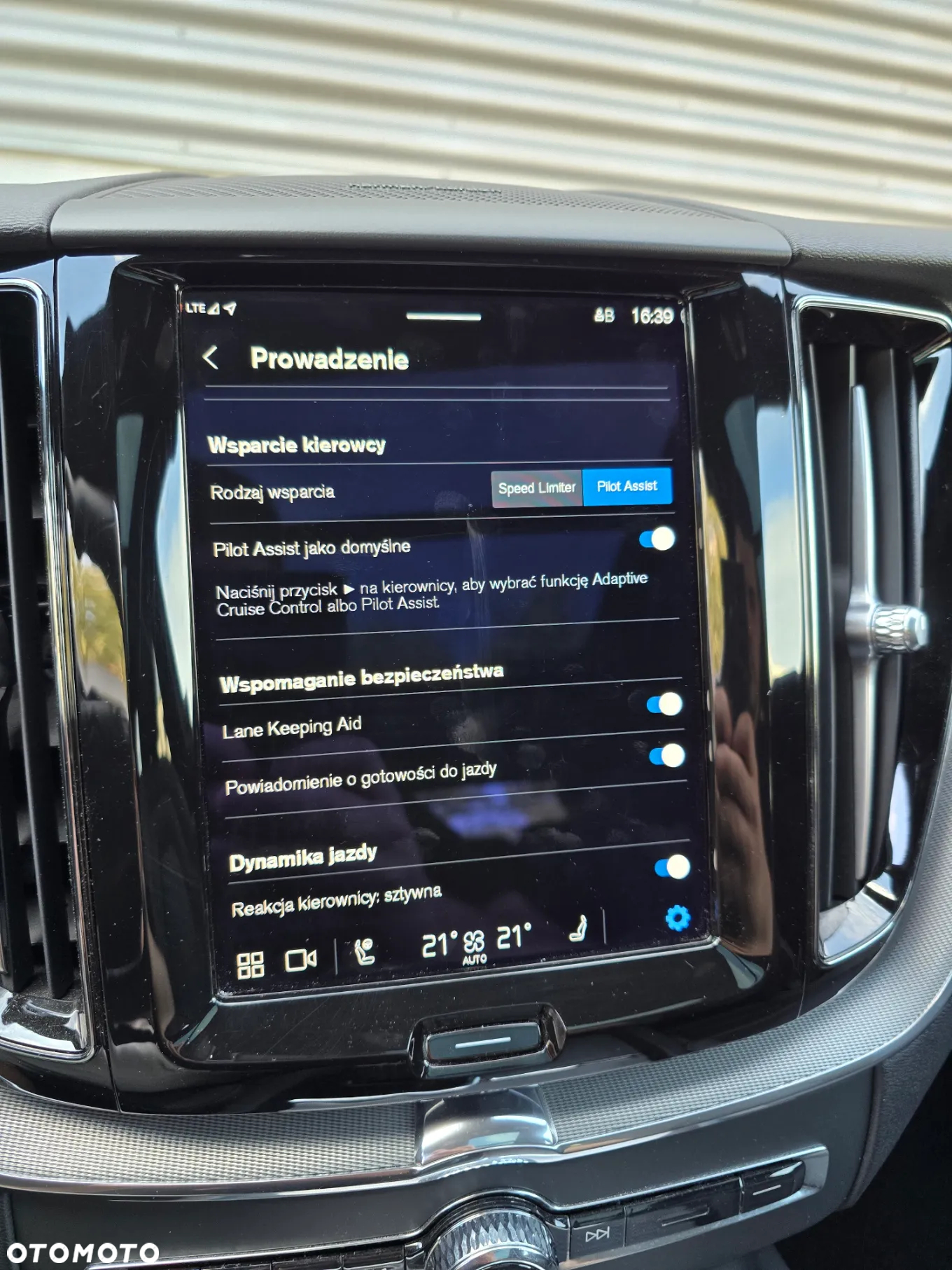 Volvo XC 60 B4 D Geartronic RDesign - 25