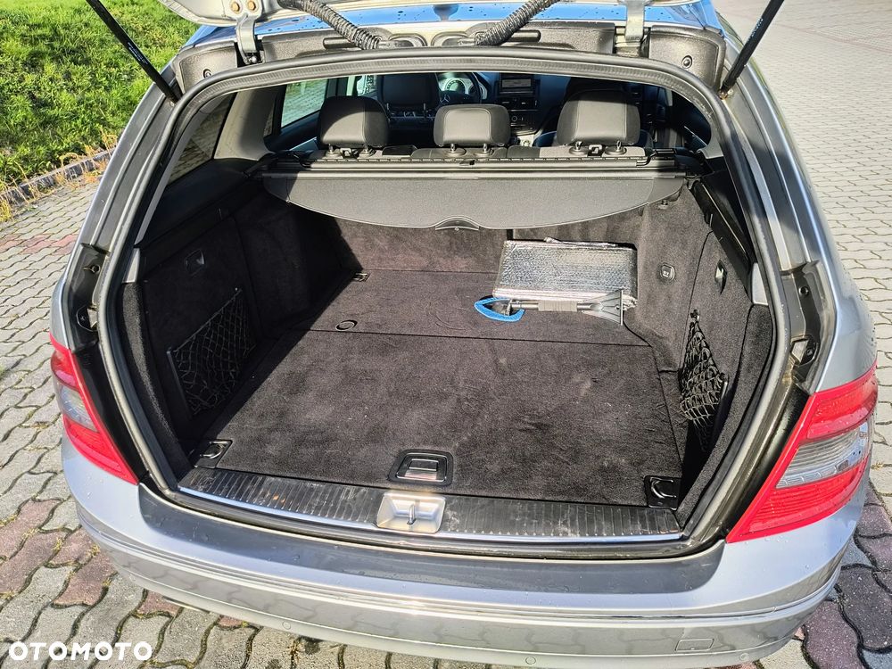 Mercedes-Benz Klasa C 180 T Kompressor Automatik BlueEFFICIENCY Avantgarde - 15