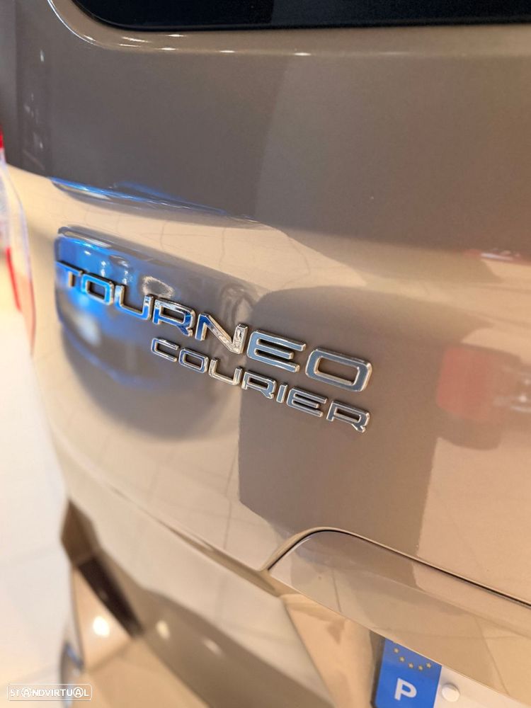 Ford Tourneo Courier 1.0 EcoBoost Titanium - 15