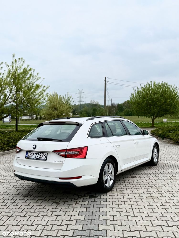 Skoda Superb 2.0 TDI DSG Ambition - 10