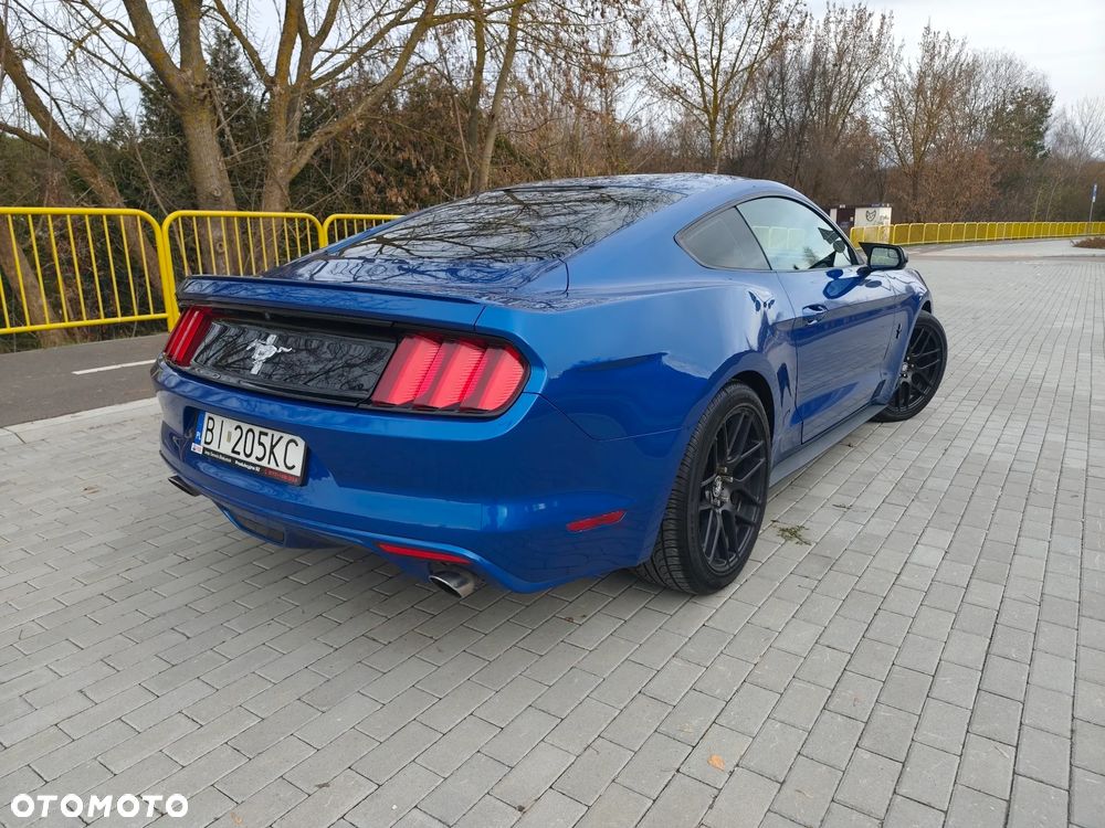 Ford Mustang - 8