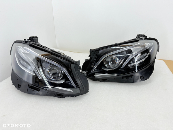 Lampa przednia prawa lewa E klasa A213 W213 Full led MULTIBEAM