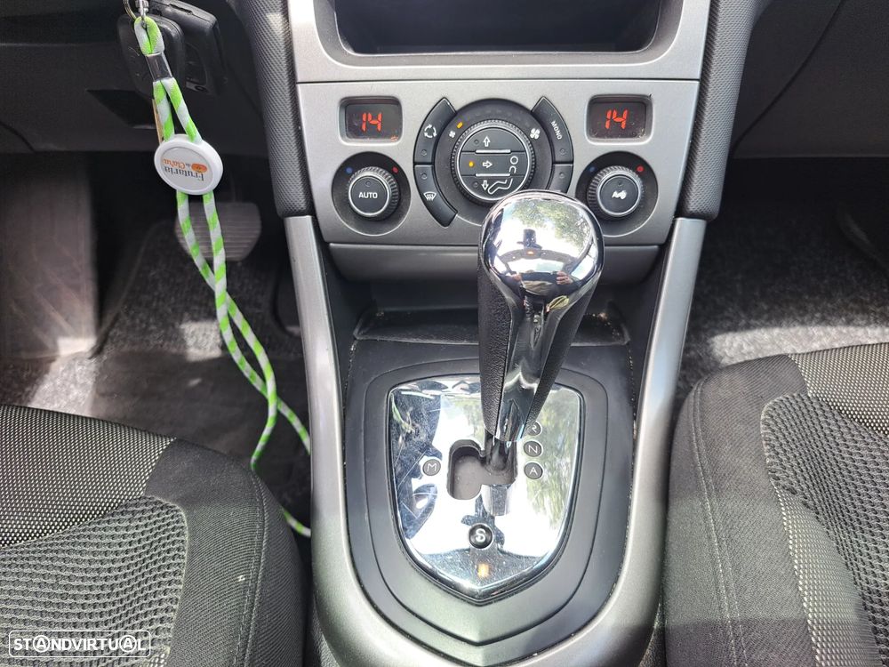 Peugeot 308 SW 1.6 HDi Executive CMP6 - 22