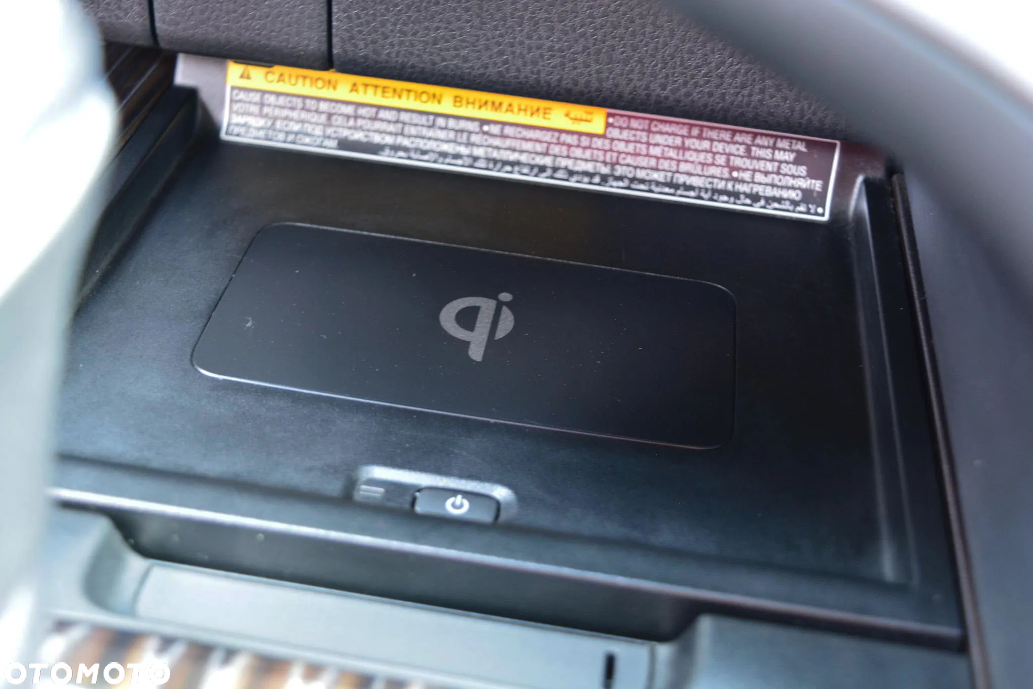 Toyota Camry 2.5 Hybrid Executive CVT - 25