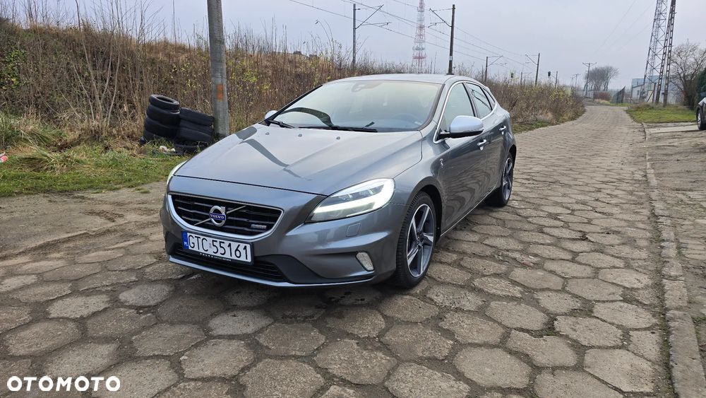 Volvo V40 T5 Drive-E R-Design Momentum - 1