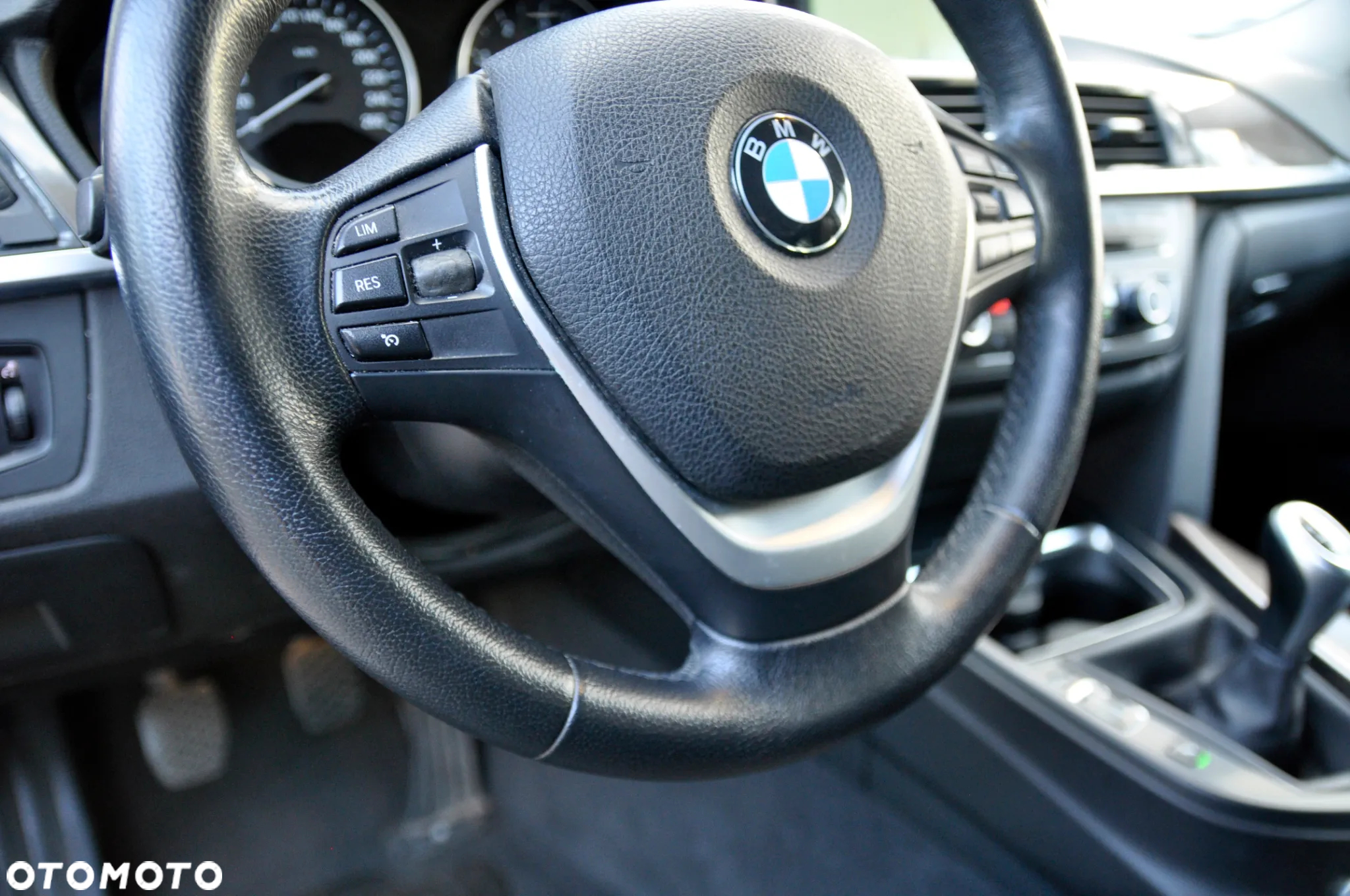 BMW Seria 3 318d Sport Line - 11