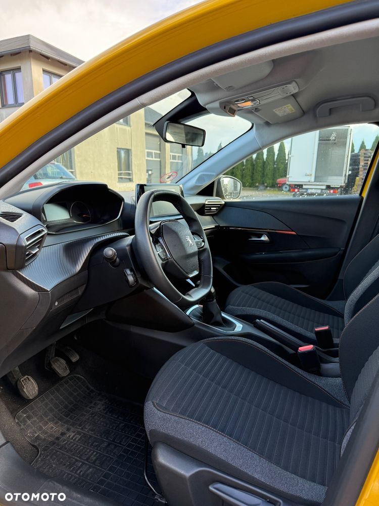 Peugeot 208 - 11