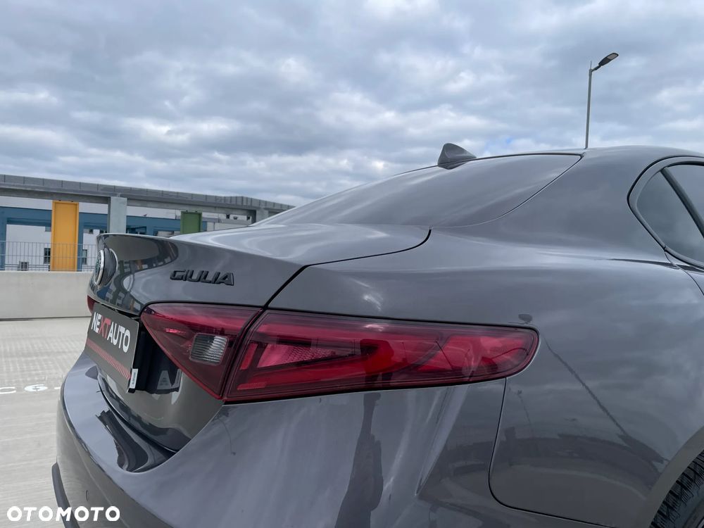 Alfa Romeo Giulia 2.0 Turbo Veloce Q4 - 18