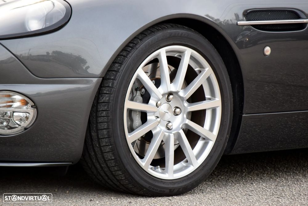 Aston Martin Vanquish - 9