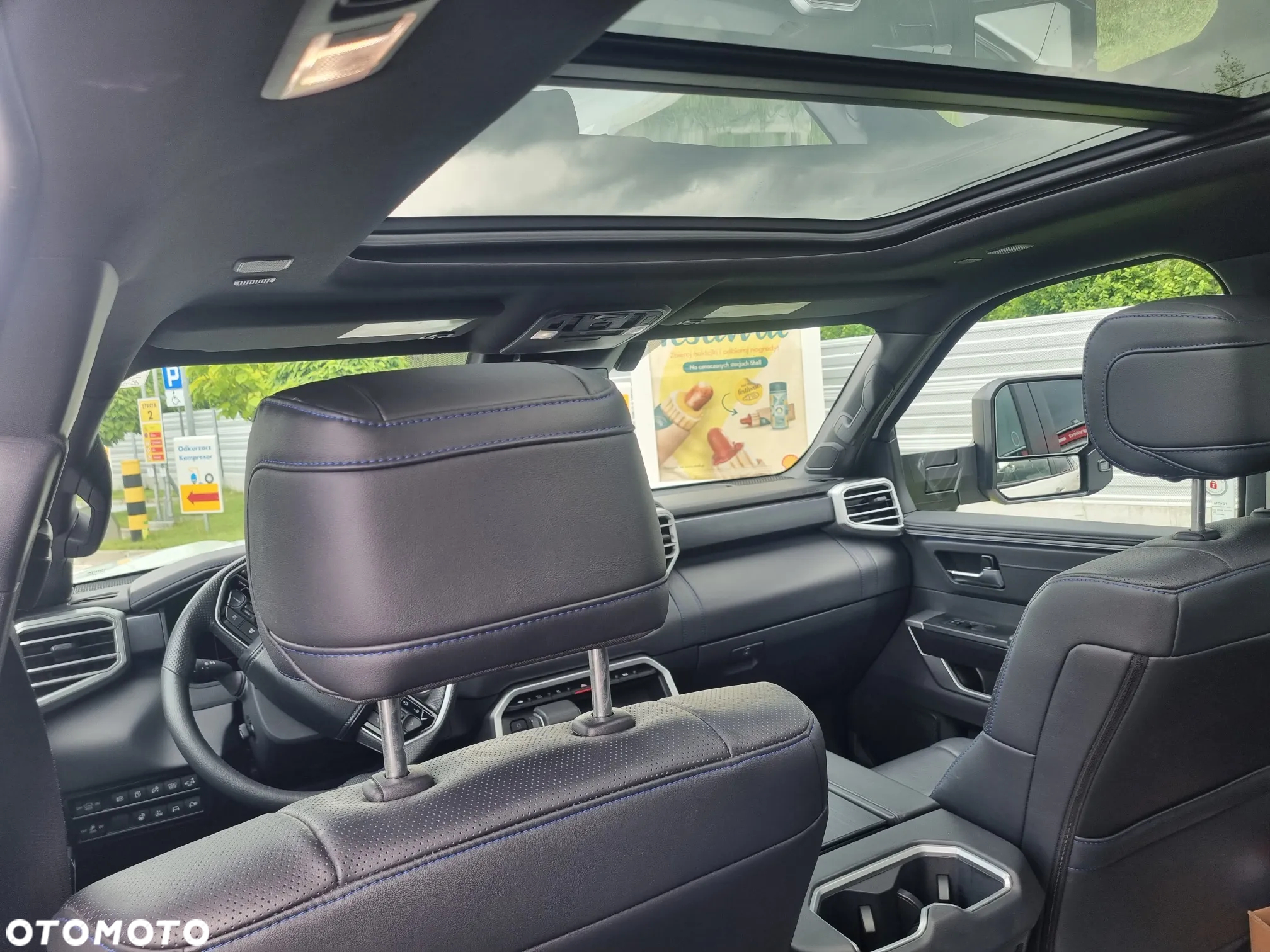 Toyota Sequoia - 8