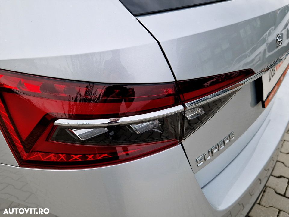 Skoda Superb Combi 2.0 TDI 4x4 DSG Premium Edition - 11