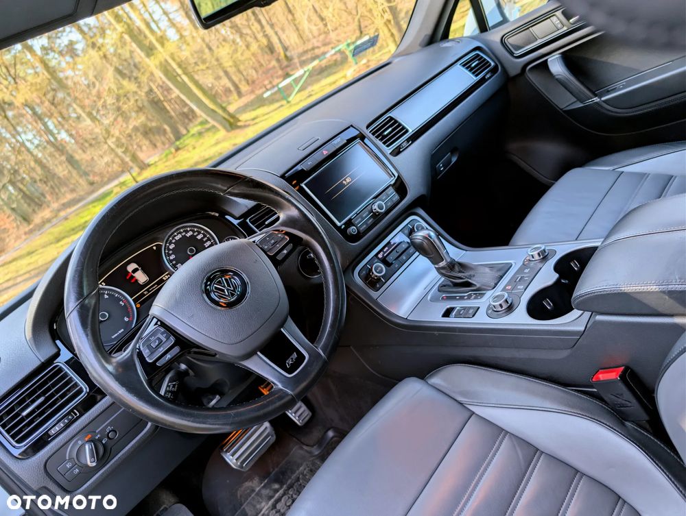 Volkswagen Touareg 3.0 V6 TDI BMT R-Style - 14
