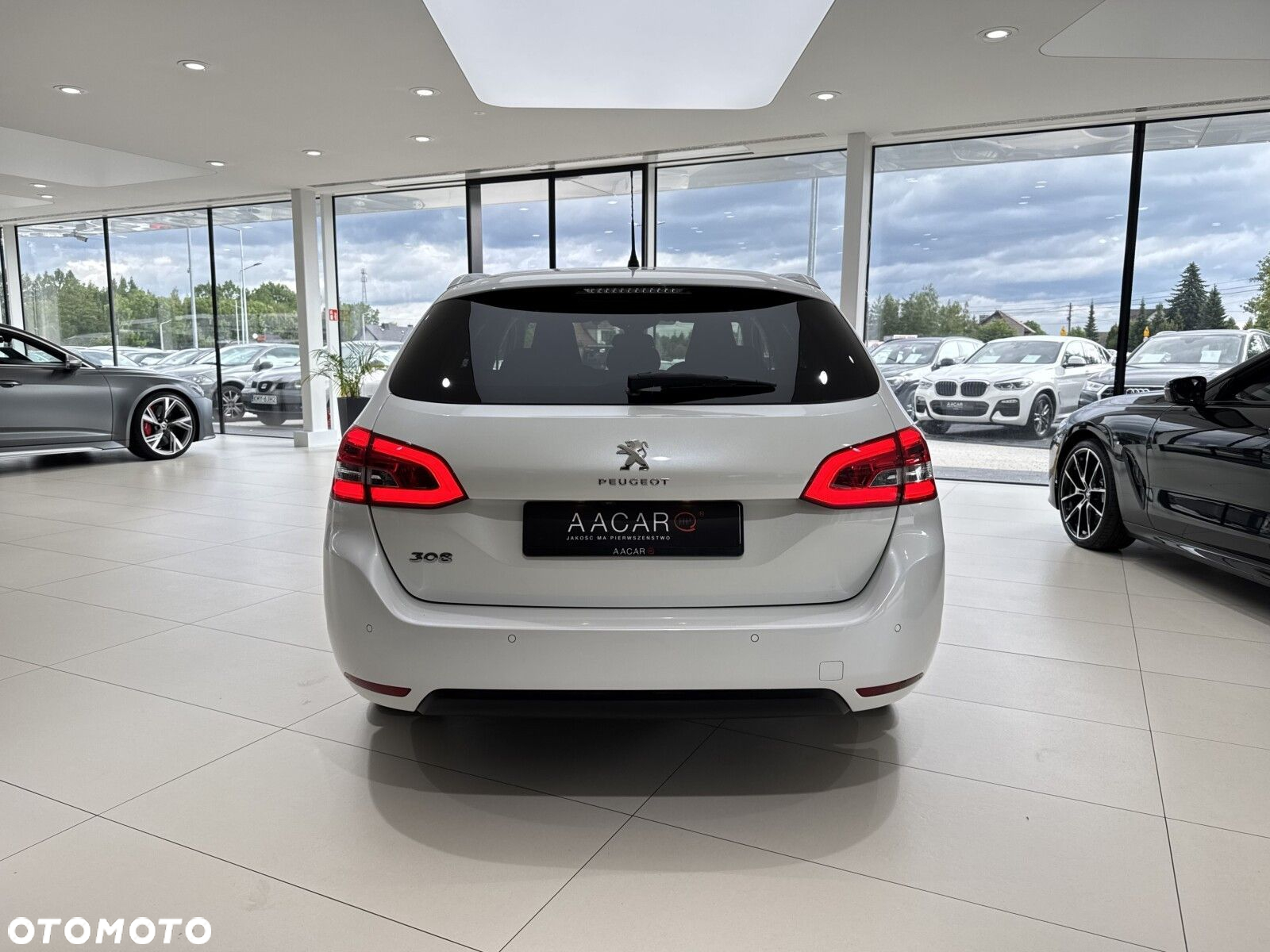 Peugeot 308 1.2 PureTech GPF Allure Pack S&S EAT8 - 4