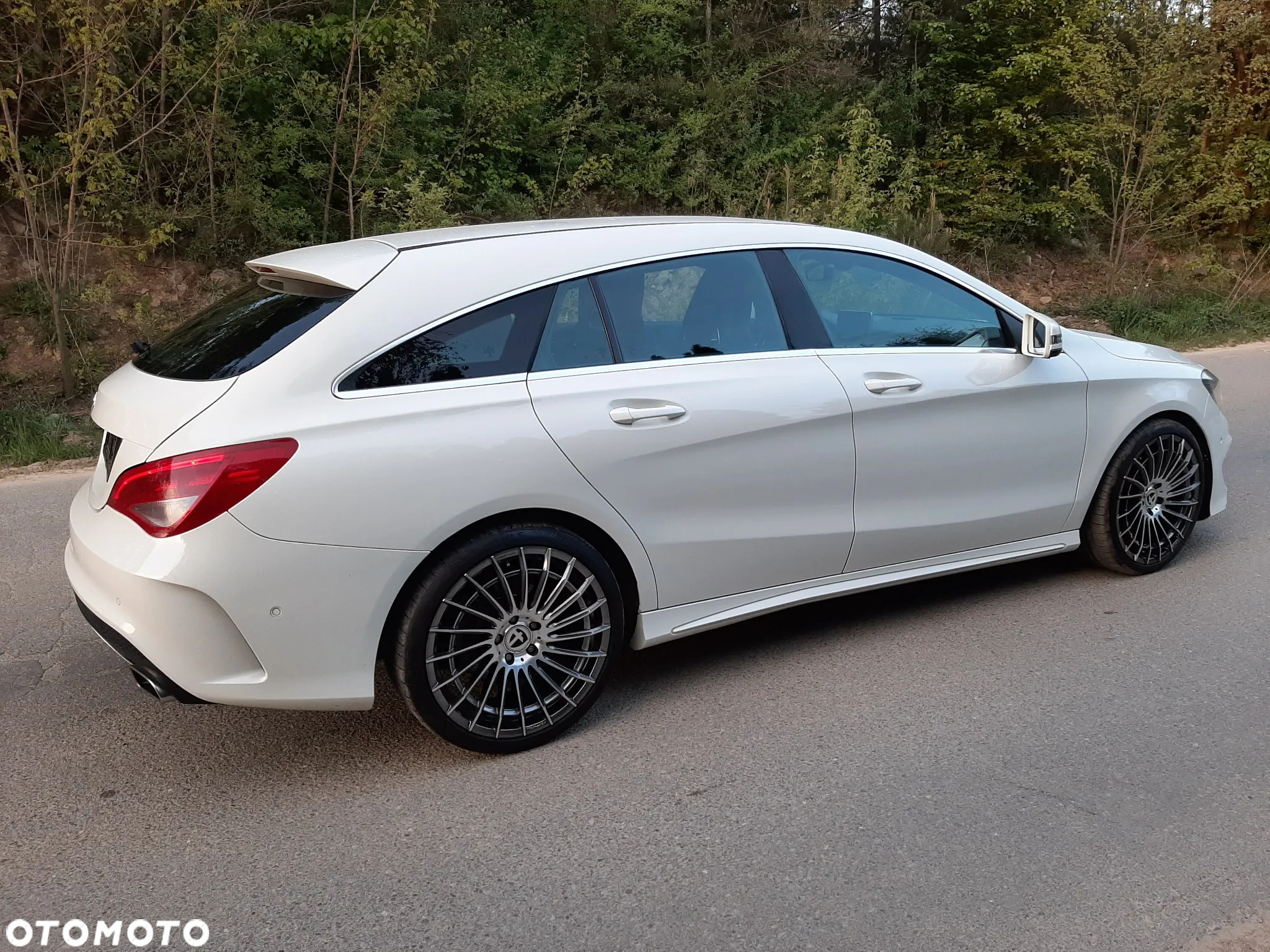 Mercedes-Benz CLA Shooting Brake 180 AMG Line - 8