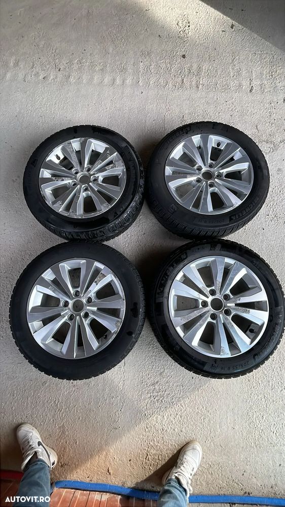 Volkswagen Golf 1.6 TDI DPF BlueMotion Technology Comfortline - 19